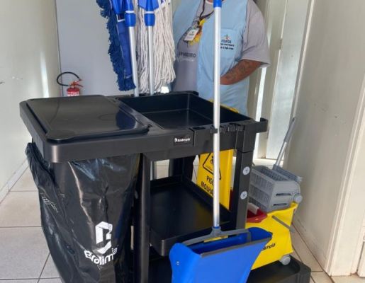 Foto - Entrega dos Novos Carrinhos de Limpeza - Pederneiras