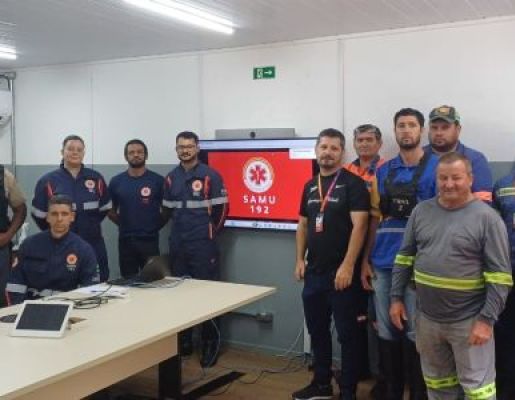 SAMU Pederneiras dando palestra de primeiros socorros 